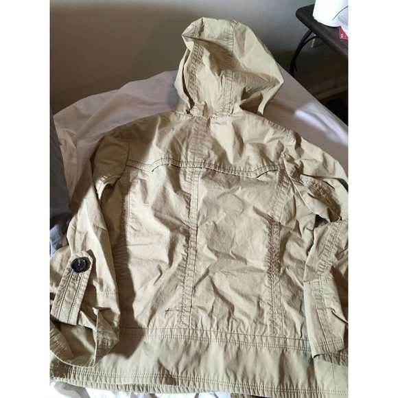 E-Land American Classic size 160/84A Girls size Large Tan Coat (needs Ironing) - Picture 7 of 9